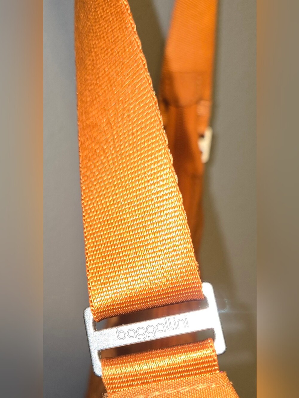 Baggallini Bright Orange Crossbody Shoulder Bag - Picture 8 of 13